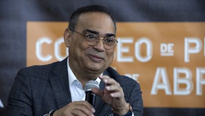 Gilberto Santa Rosa "honradísimo" de ser investido doctor honoris causa de Berklee College