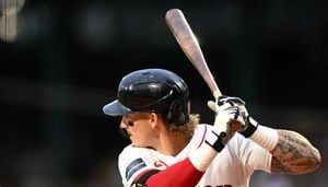 Duran’s RBI single lifts Red Sox past Brewers 2-1 in game that sees benches empty