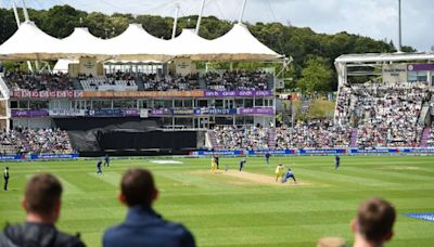 Bowler Crane departs from Hampshire to join Glamorgan permanently