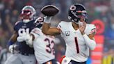 Fields supera a Jones, Bears vence 33-14 a los Patriots