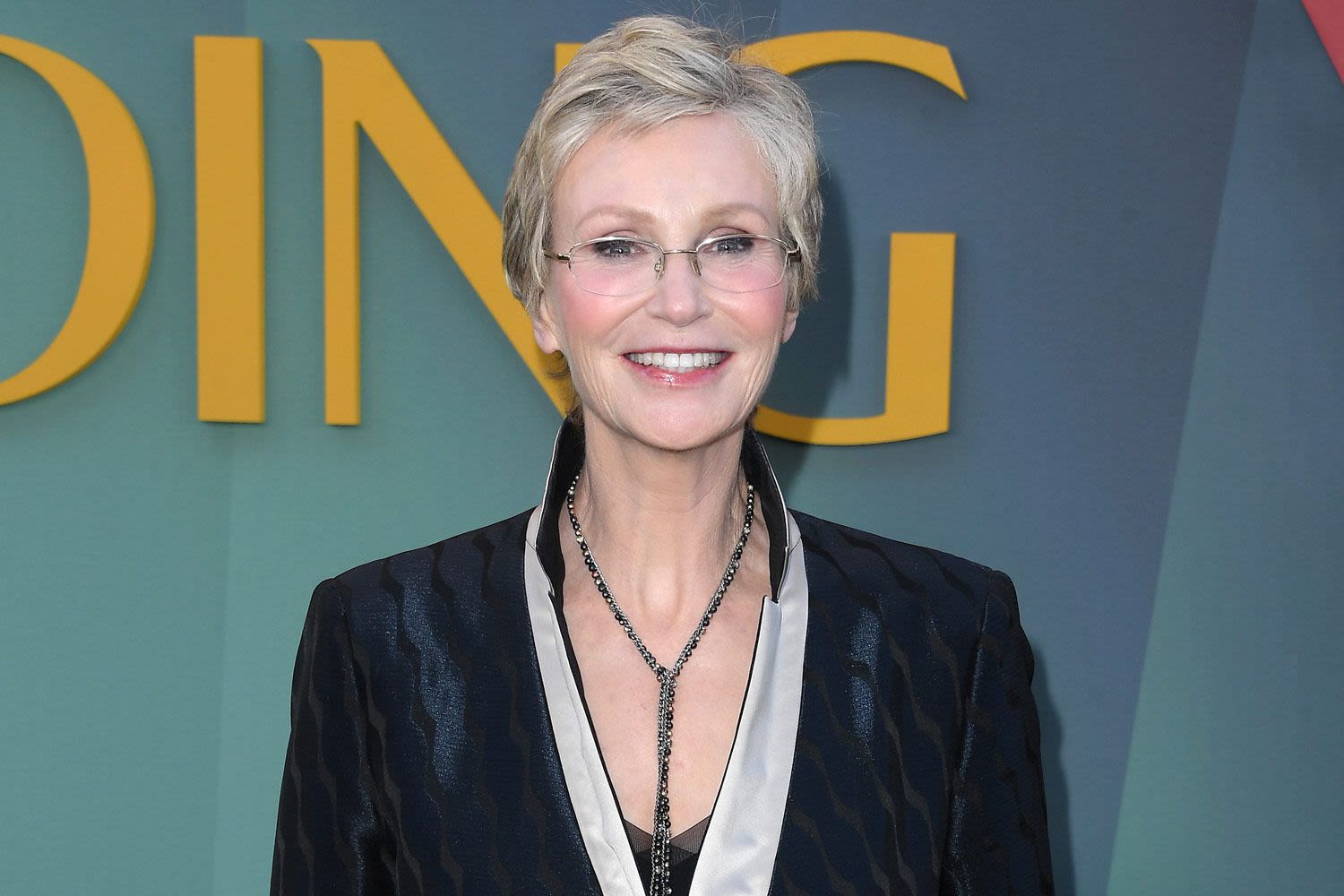 Jane Lynch Likes Being 'Only Murders in the Building' Victim Because She's 'Leo Rising': 'I Want to Be the Focus'