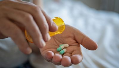 One in six who stop antidepressants will suffer withdrawal symptoms, study finds