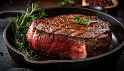 How Celebrity Chefs Really Like To Order Their Steak