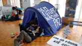Estudantes voltam a acampar numa faculdade de Lisboa, mas protesto pró-Palestina não pára aulas