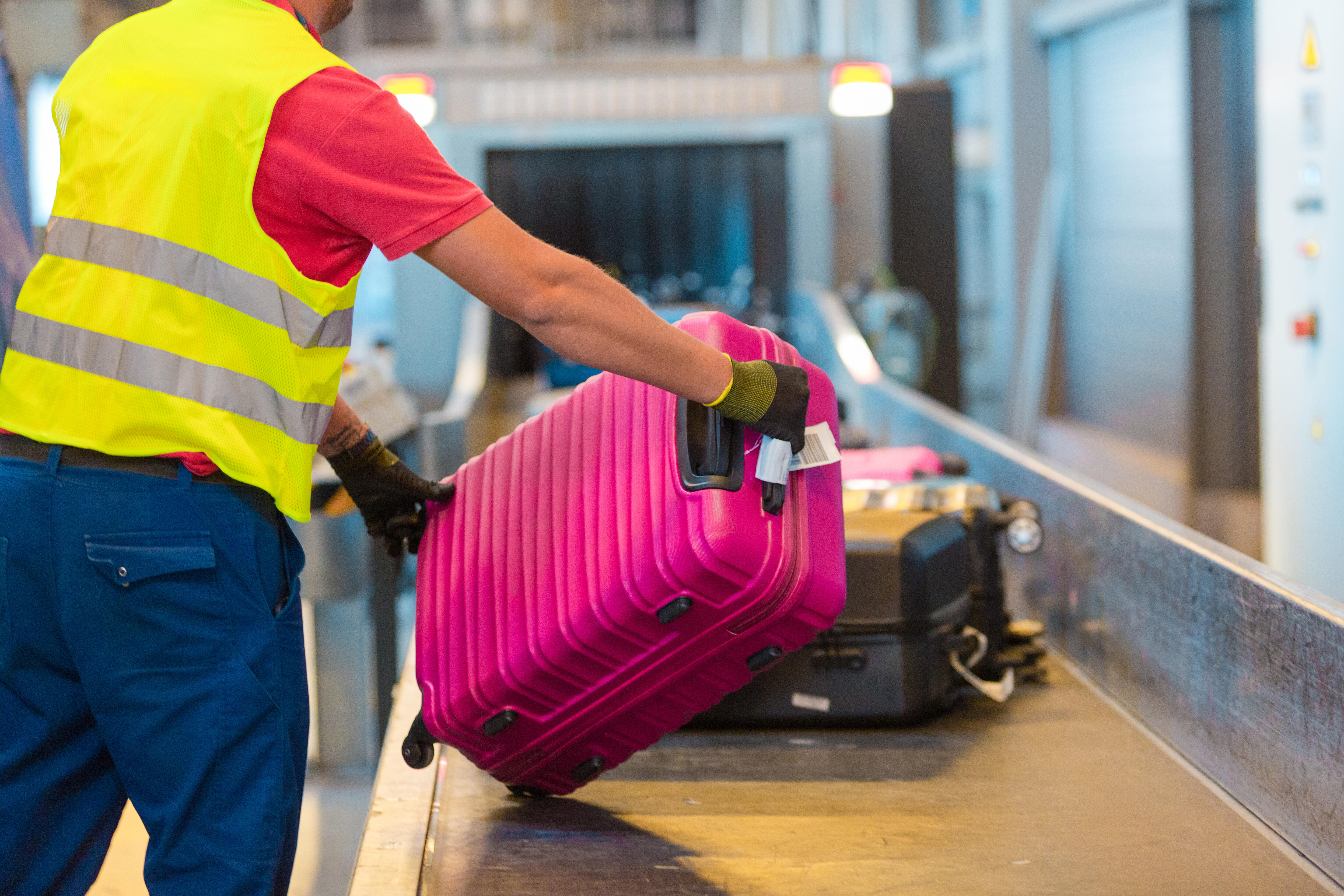 Woman Killed In Baggage Conveyor Belt Accident At Chicago's O'Hare Airport | iHeart