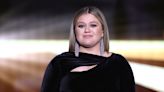 Kelly Clarkson Just Revealed a Heartbreaking Secret About Her ACM Performance