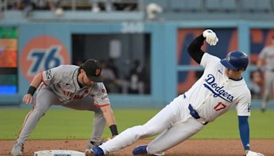 Teoscar Hernandez drives in every run of Dodgers' win over Giants