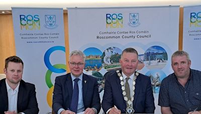 Contracts signed for construction of 16 new homes in Roscommon