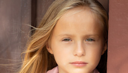This 6-year-old Monmouth girl has been cast in a movie. Learn about her budding acting career