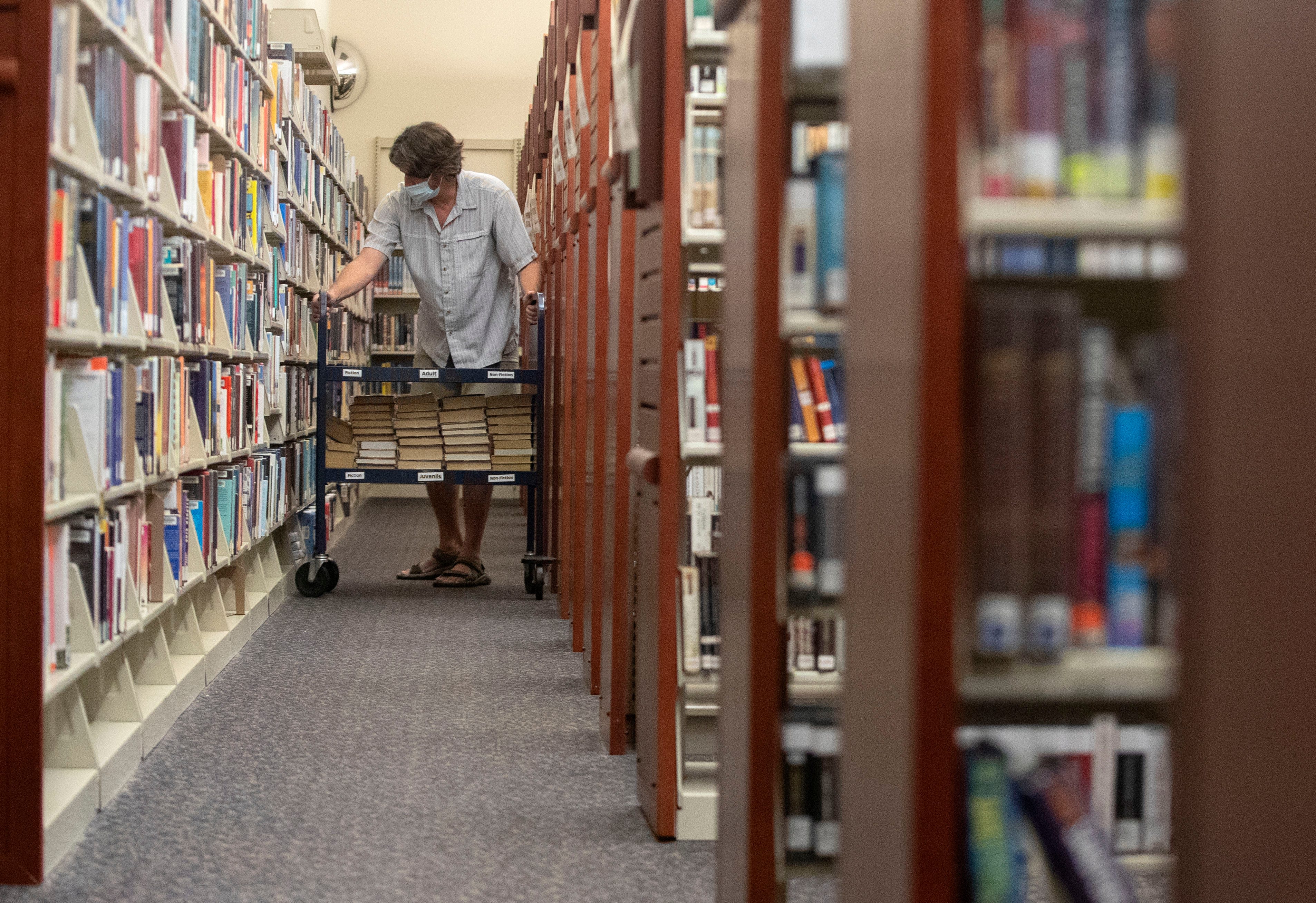 This is what Indianapolis residents are reading this summer at the public library