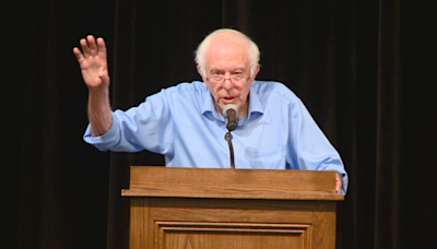 Sen. Bernie Sanders holds rally in La Crosse addressing key voter concerns
