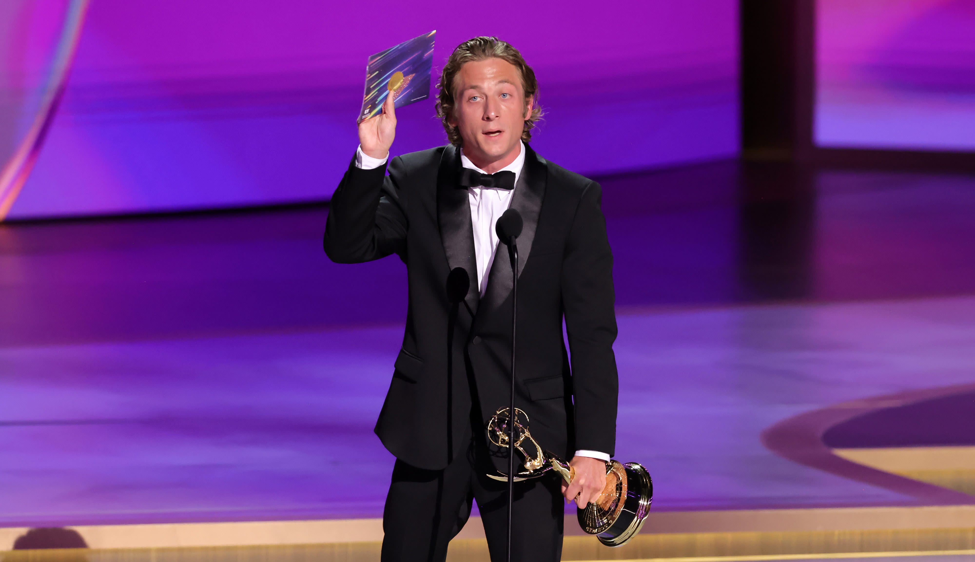 Jeremy Allen White Says ‘The Bear’ “Instills A Faith That Change Is Possible”; Wins Second Emmy For Lead Actor Comedy