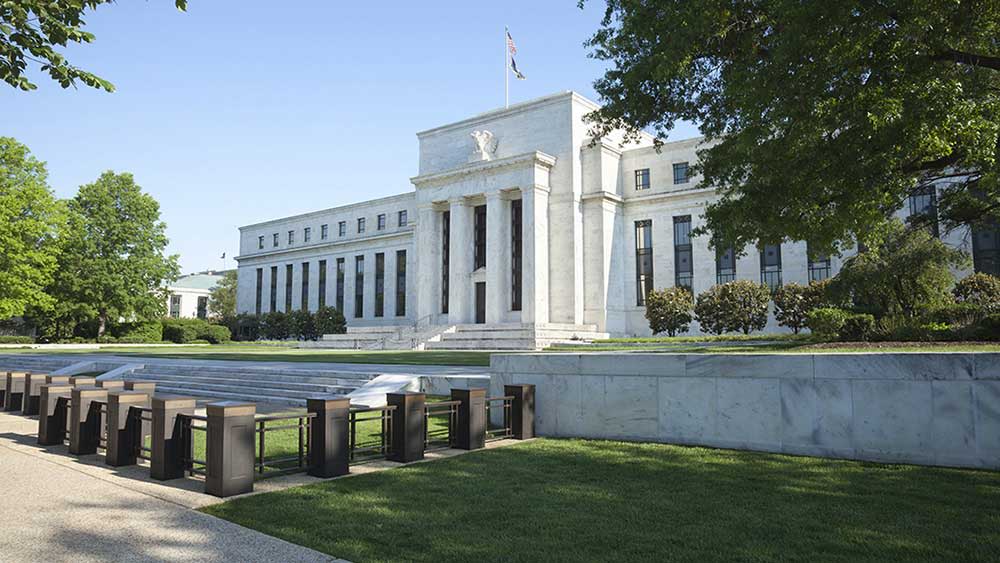 Key Fed Inflation Rate Falls, Lifting Rate-Cut Hopes
