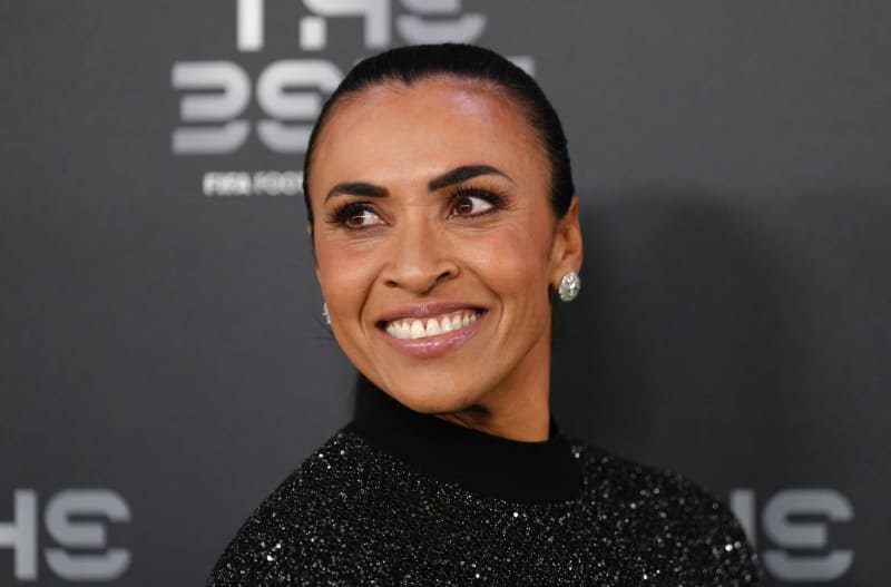 Brazil great Marta to retire from international football