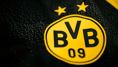 ¿Por qué el Borussia Dortmund tiene dos estrellas encima del escudo en su camiseta?