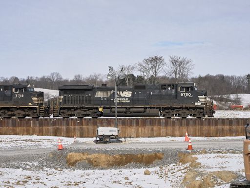 Norfolk Southern Investors Reject Plan to Oust Its Management
