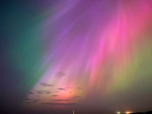 Tormenta geomagnética continuará el fin de semana; prevén más auroras boreales en América y Europa