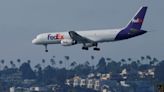 FedEx Express revamp hangs on fate of USPS, pilot talks