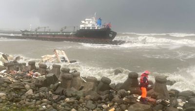 「福順」輪船員9落海4生還 林園海邊發現船長遺體