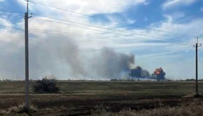 Guerra Ucraina Russia, news. Esplosioni in aeroporto militare russo in Crimea. LIVE