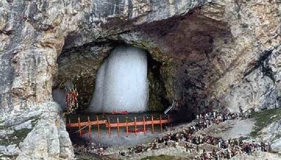 Brake of Amarnath pilgrims' bus fails, 10 jump out, injured