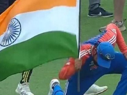 'True Patriot' Rohit Sharma actually does the 'LEHRA DO TIRANGA'