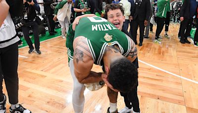 Tatum's emotional title celebration with Deuce is chills-inducing