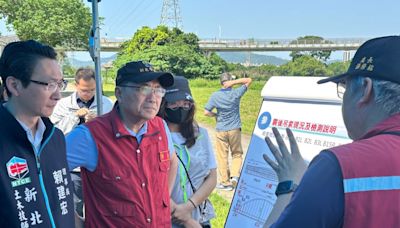 侯友宜視察新月橋 確認安全無虞才開放通行