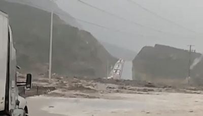 Tormenta tropical Alberto provoca caos vehicular en la carretera Monterrey - Saltillo