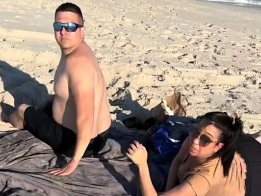 Video: estaba embarazada de 9 meses y descubrió a su marido con una amante en la playa