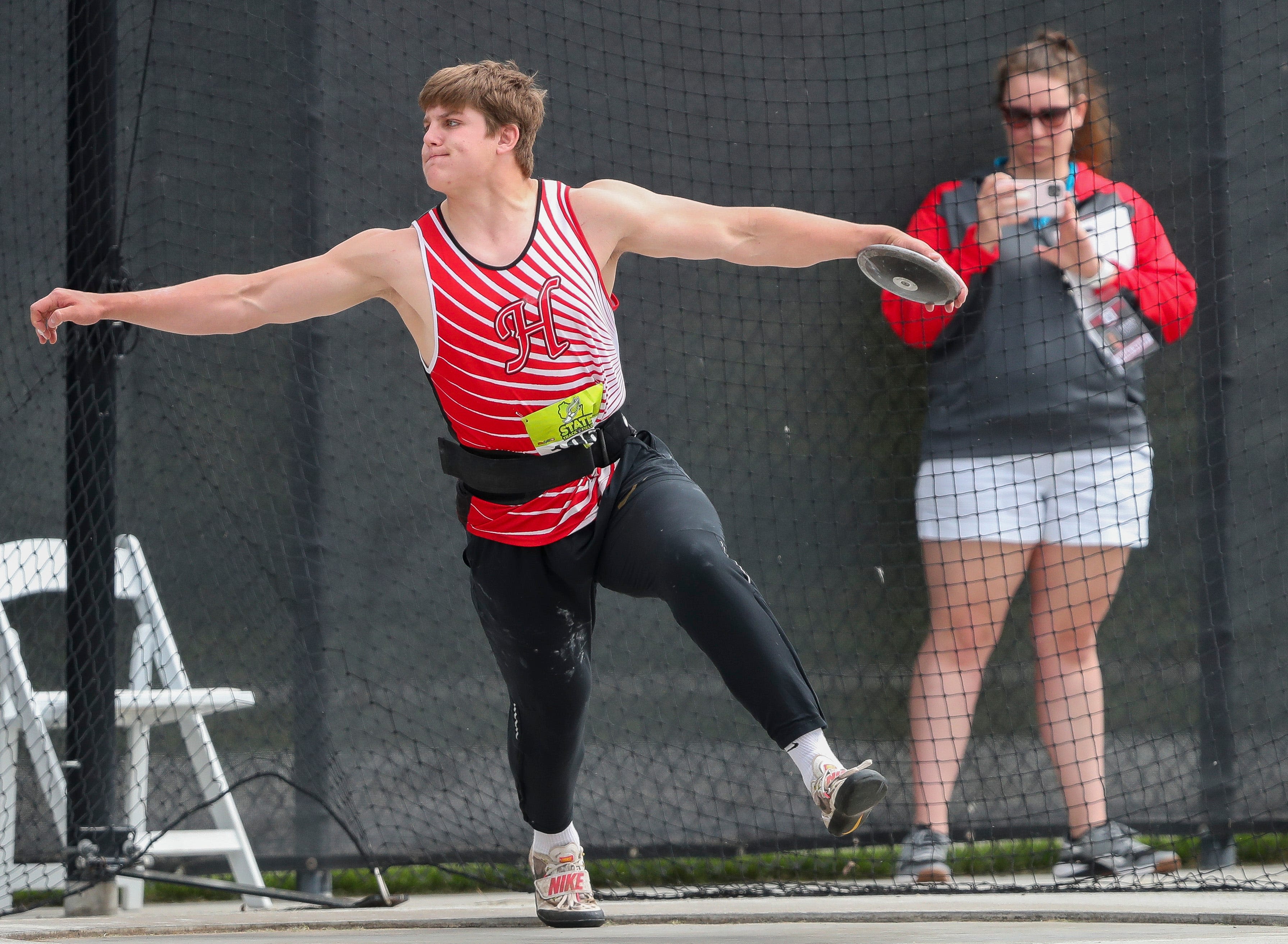 Hortonville's Smith places second at state in Division 1 discus; Neenah's Gentile takes second in long jump