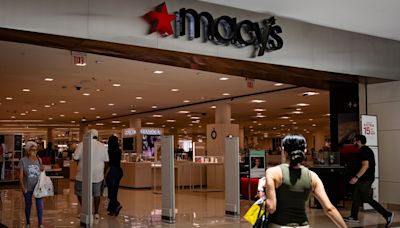 Macy’s Outlook Boost Eases Pressure From Activists