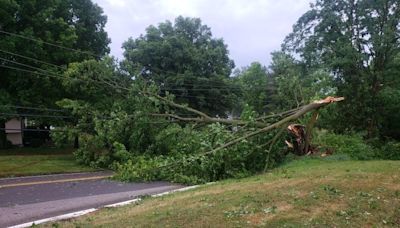 'Supercell storm' knocks out power to tens of thousands in southern Indiana