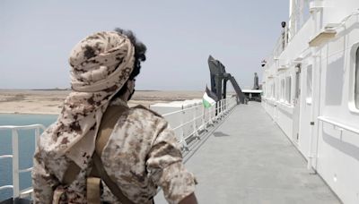 Los hutíes atacan dos buques en el mar Rojo y otro en el mar Arábigo