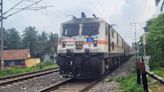 Tirunelveli-Mettupalayam special train fails to halt at Kallidaikurichi, leaving passengers stranded