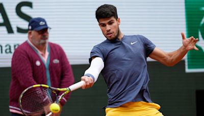 French Open LIVE: Latest tennis score and results as Alcaraz in action after Gauff and Swiatek wins