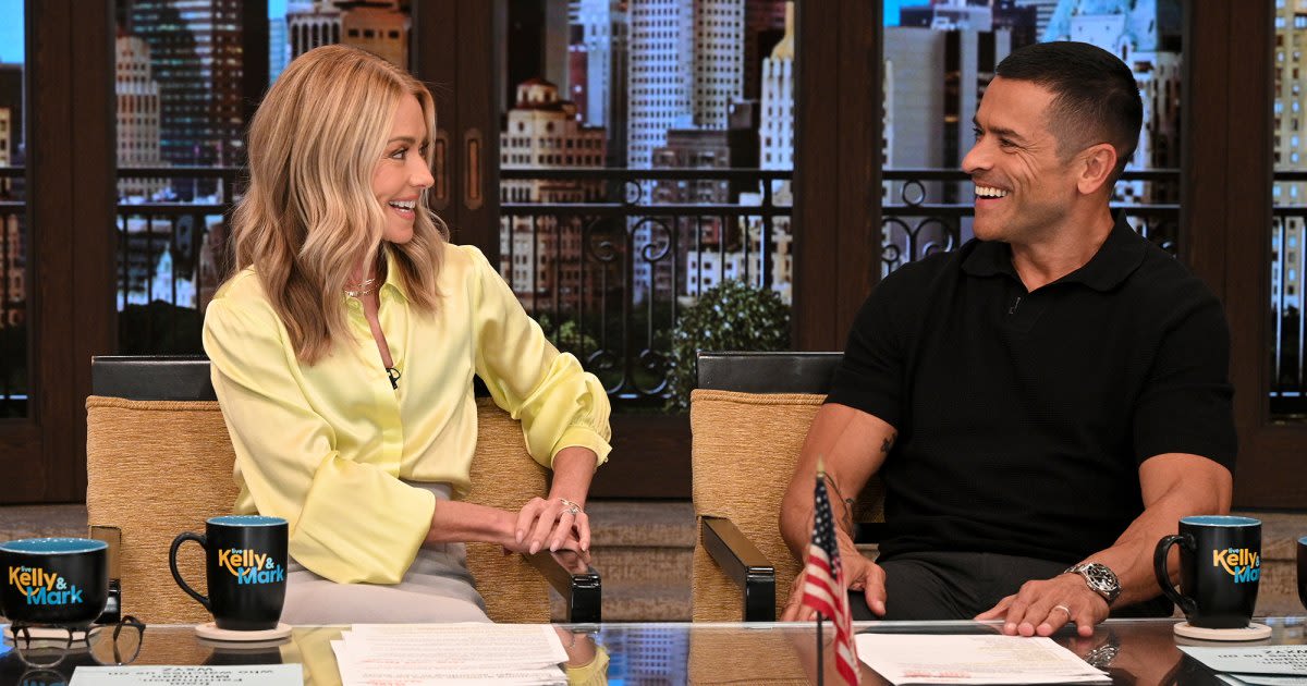 Kelly Ripa Details Handsy Backstage Moment With Mark Consuelos