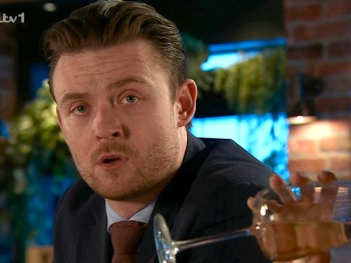 Coronation Street's Joel Deering's 'secrets coming out' as clip sees trouble from newcomer