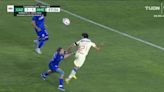 Polémica en la final de la Liga MX: ¿hubo penal sobre Henry Martín?