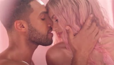 Chi è Lucien Laviscount, nuova fiamma di Shakira. Gli amici della popstar: “La sta usando”