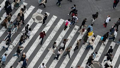 利空夾擊日股重摔5.8% 創4年最大單日跌幅