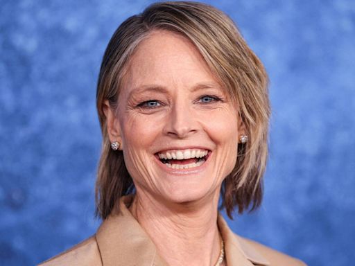 Jodie Foster Says 'Traumatic' Gun Incident Led To Her Exit From Live Theater