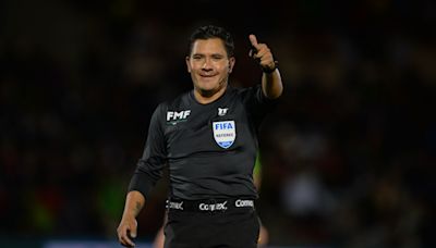 El árbitro Fernando Guerrero "cantará" en el clásico capitalino Pumas vs. América - La Opinión