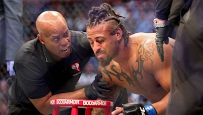Former Panthers DE Greg Hardy suffers another brutal KO loss in team boxing match
