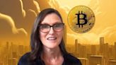 Cathie Wood responde a Jamie Dimon de JPMorgan sobre Bitcoin