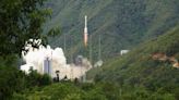 長征三號乙運載火箭今發射 中國首顆中軌寬帶通信衛星升空