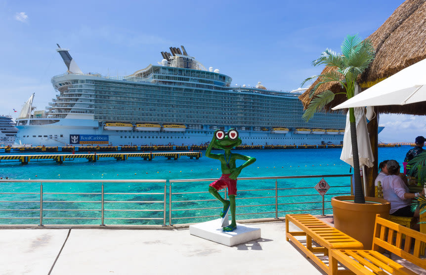 Royal Caribbean goes on a hiring spree as demand for cruises hits record high in 2023 | Invezz