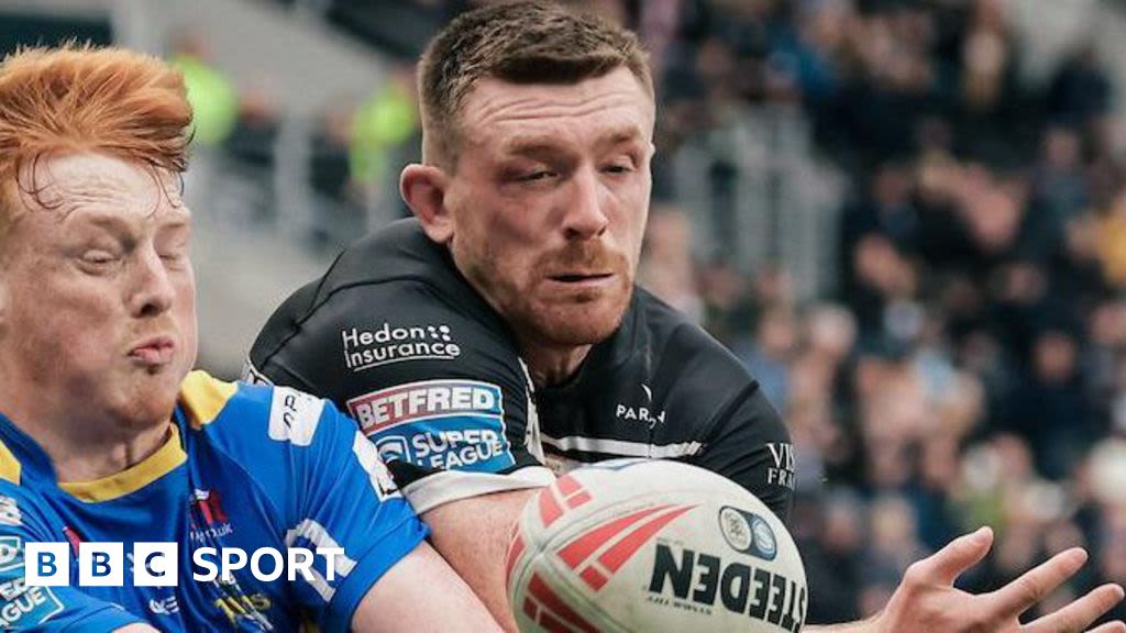 Hull FC sign Leigh's Ed Chamberlain on loan for rest of season