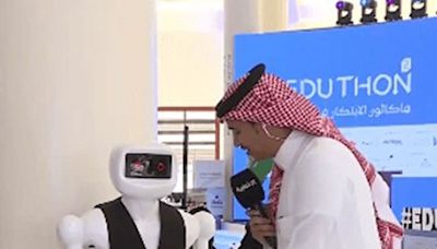 Watch: Robots serve coffee to guests at Saudi innovation meet
