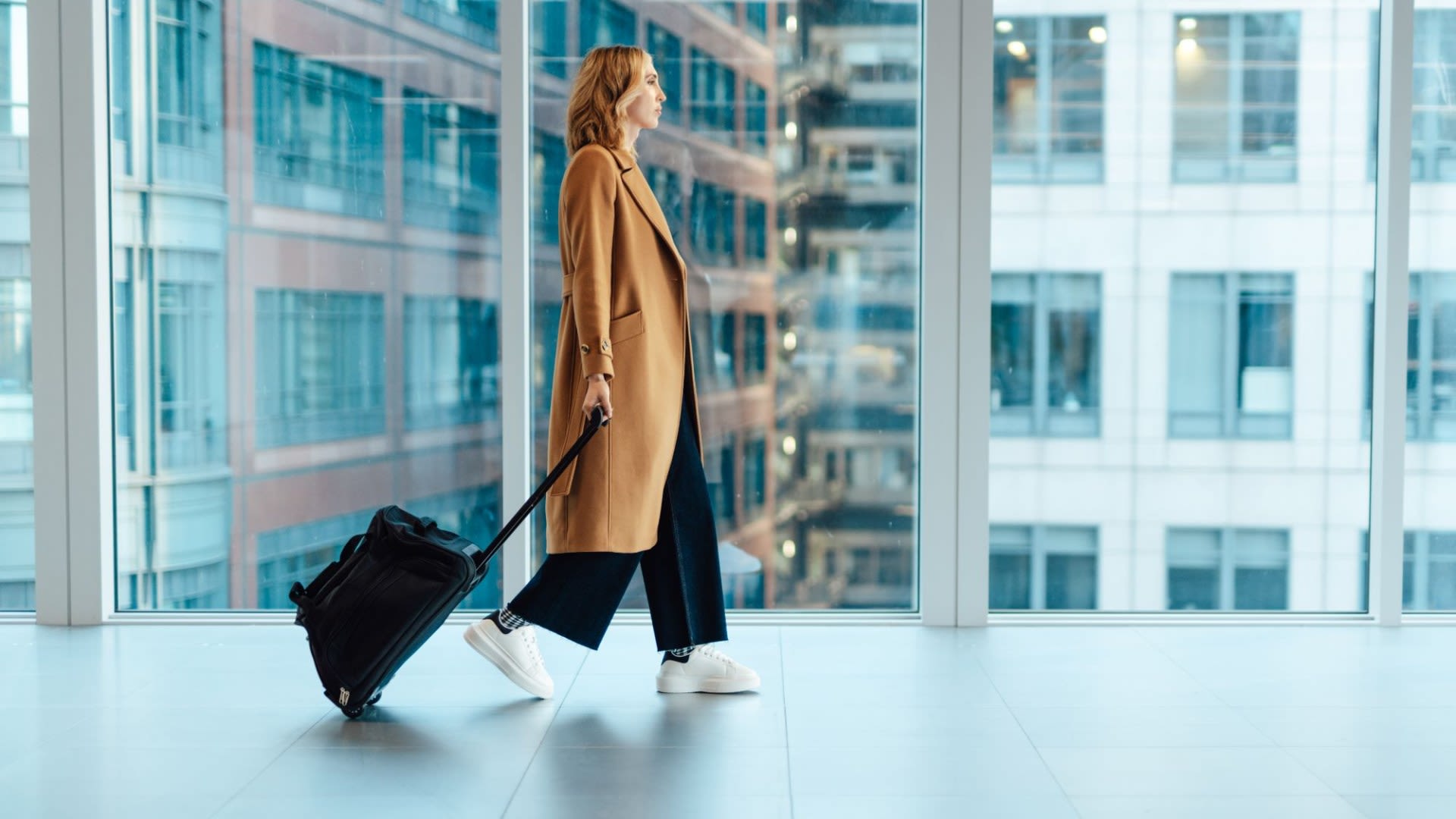 I’m a flight attendant - the type of suitcase you should avoid when checking in